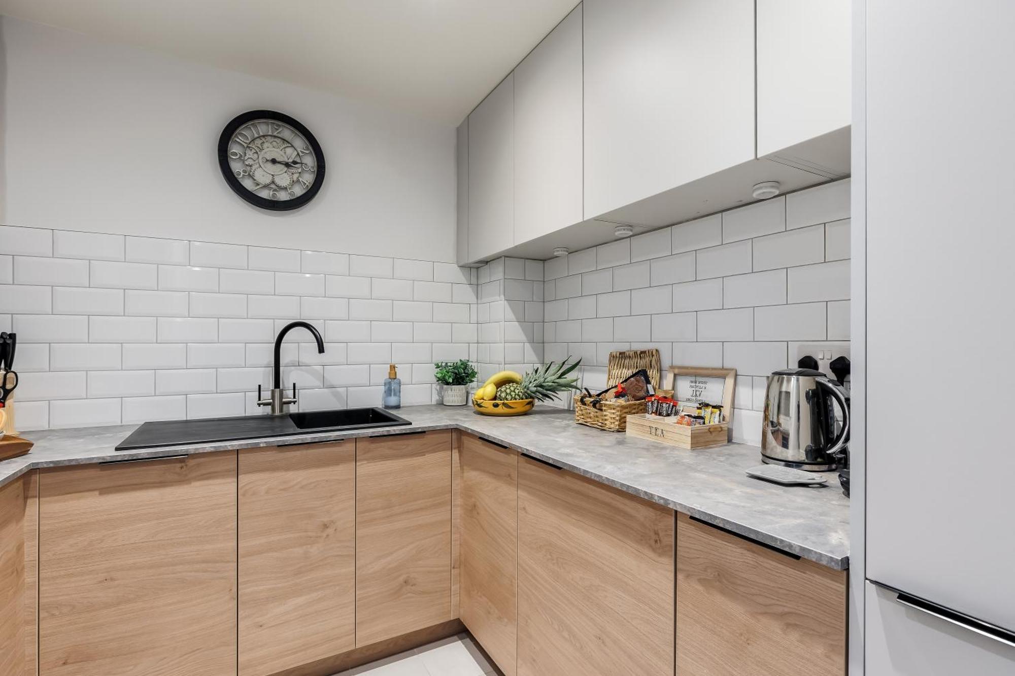 Appartement Modern, Comfy Town Centre Gem, Near Beach, Parking *