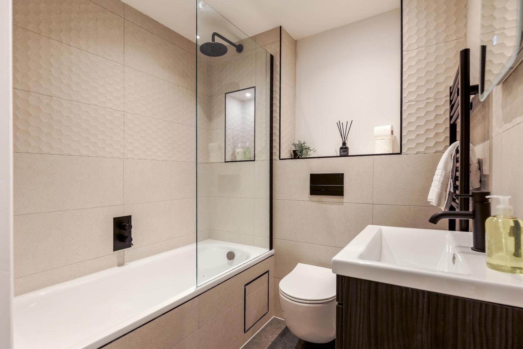 Appartement Modern, Comfy Town Centre Gem, Near Beach, Parking