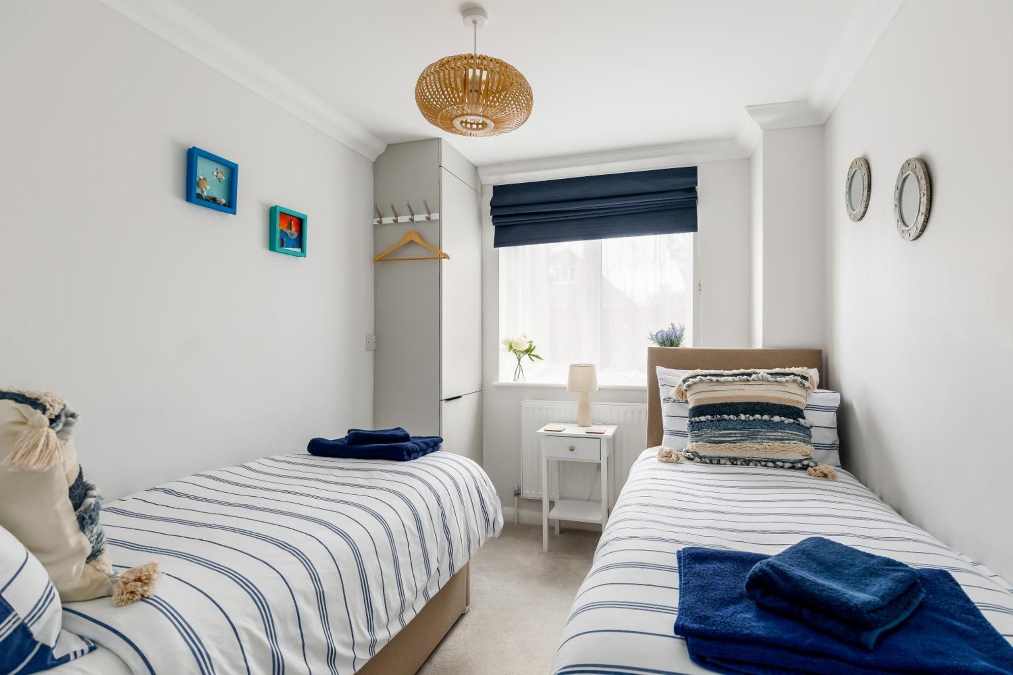 Appartement Modern, Comfy Town Centre Gem, Near Beach, Parking